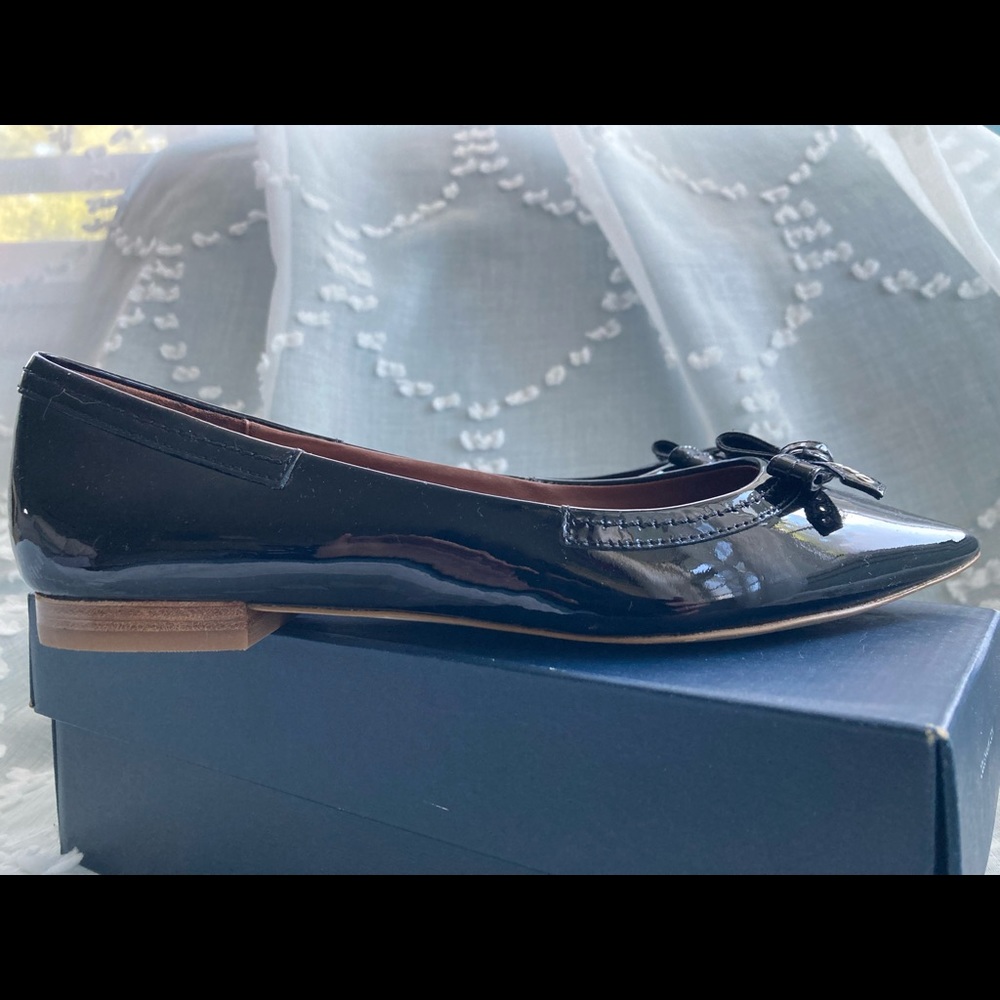 Brand new Cole Hahn patent leather flats